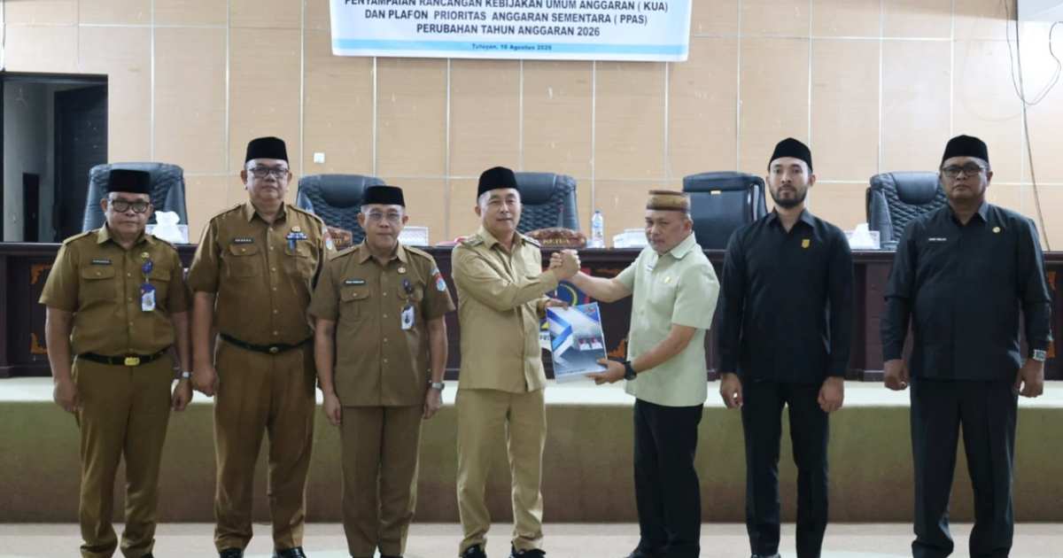 Penyerahan dokumen Rancangan Perubahan KUA PPAS Tahun Anggaran 2026 kepada DPRD Boltim.