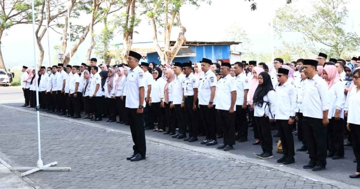 Upacara peringatan Hari Sumpah Pemuda ke-98 tingkat Kabupaten Bolaang Mongondow Timur.