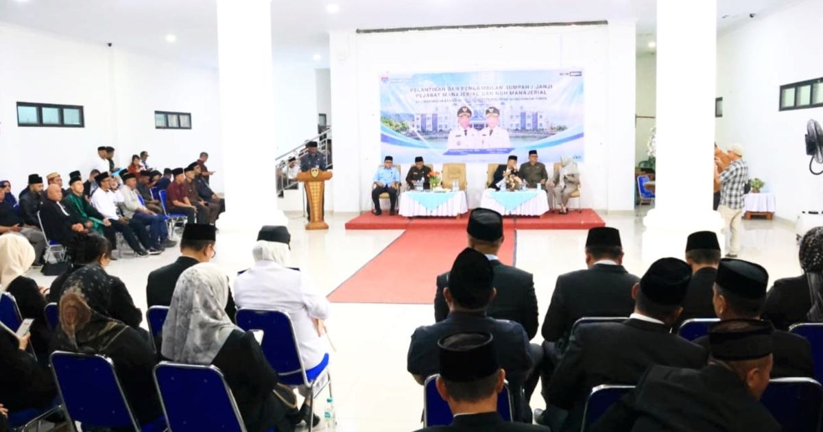 Bupati Oskar Manoppo melantik 35 pejabat Boltim Pelantikan
