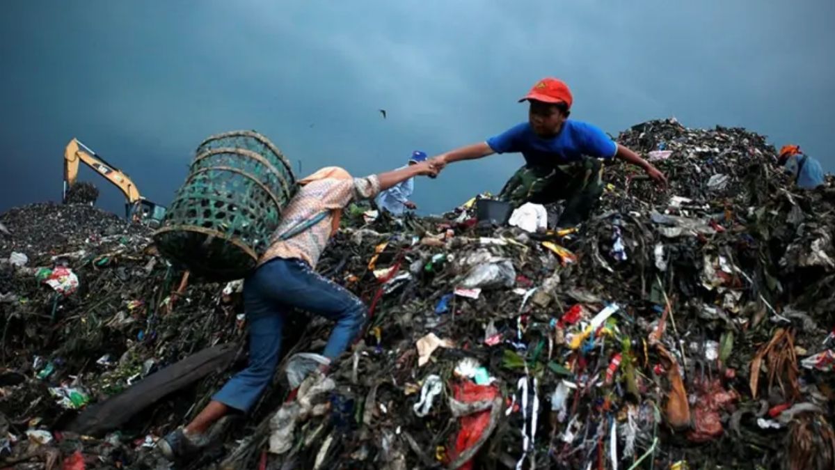 Gunungan Sampah Diabaikan