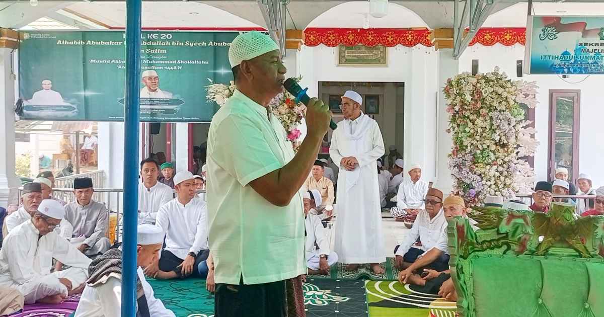Oskar Manoppo menyampaikan pelayanan kesehatan bagi warga Boltim cukup menggunakan KTP