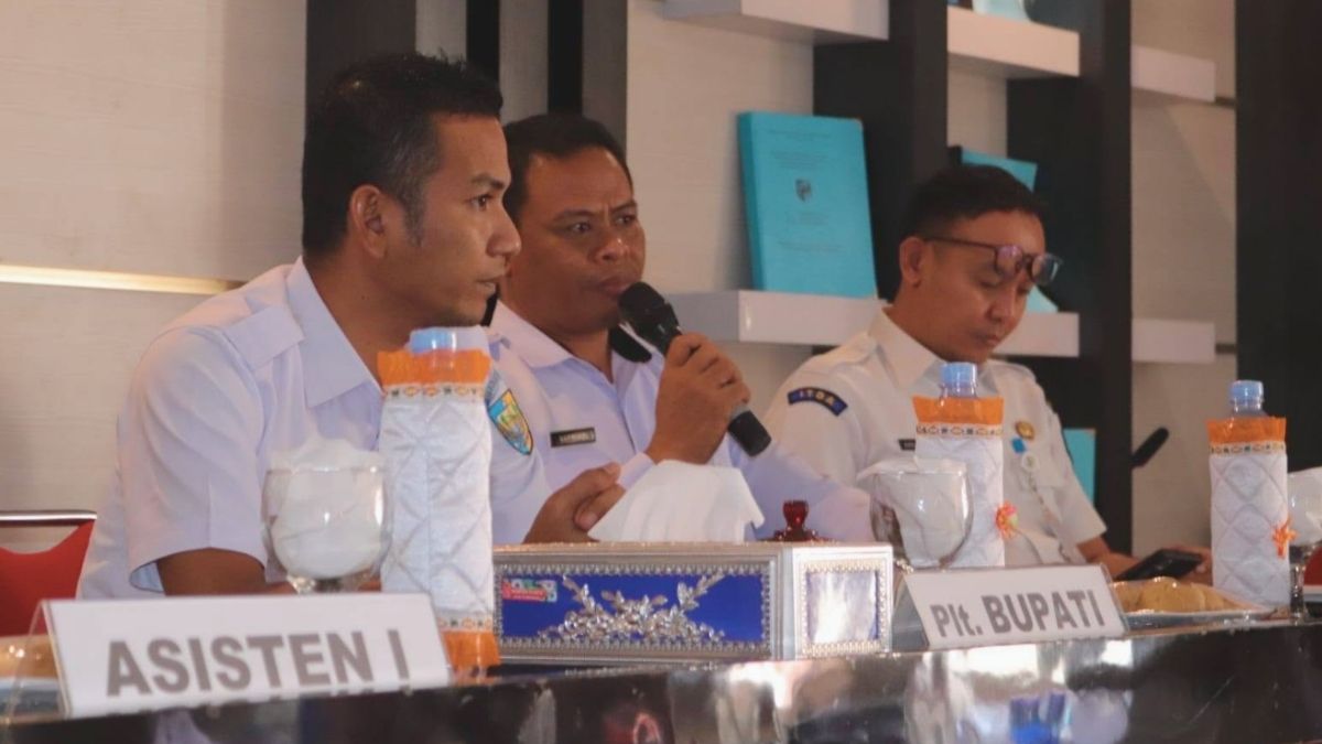 Rapat Perdana Plt Bupati Boltara