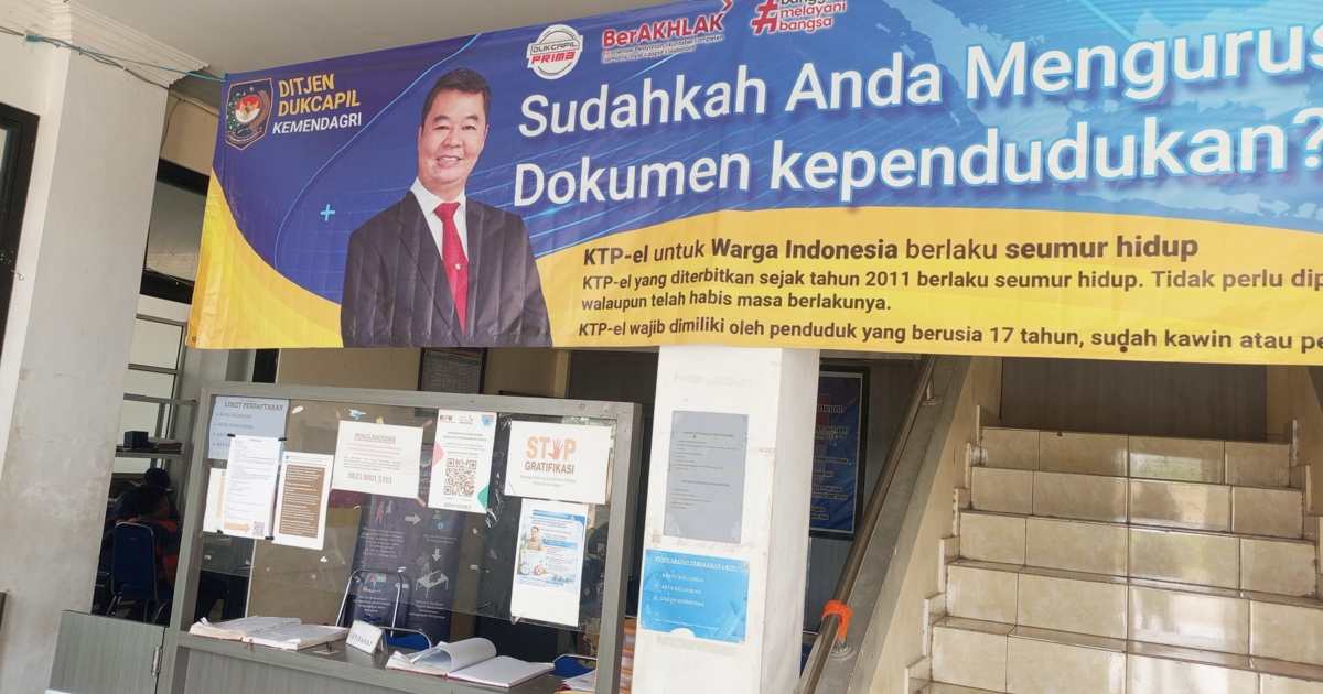 Dukcapil Boltim mengaktifkan kembali data kependudukan Suni Mamonto.