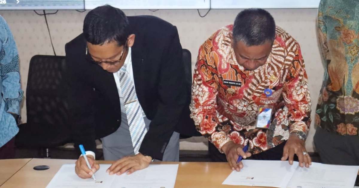 Bupati Oskar Manoppo menyampaikan harapan bagi penerima beasiswa kedokteran Boltim.