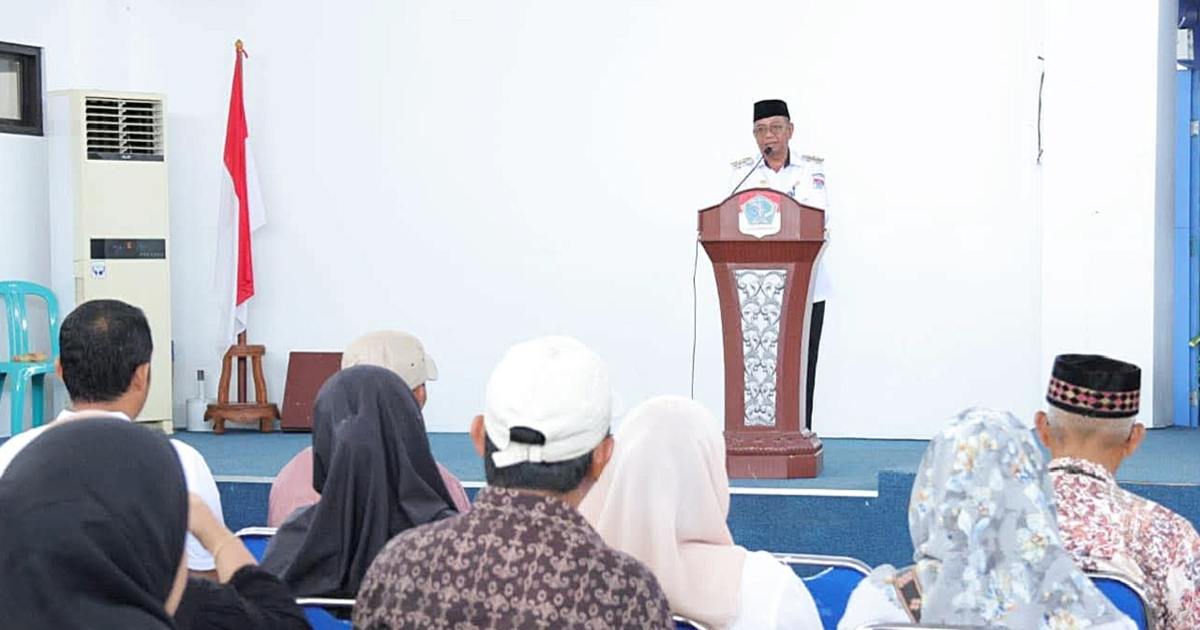 Bupati Boltim membuka Bimtek Panitia Pemilihan Sangadi Tahun 2026.
