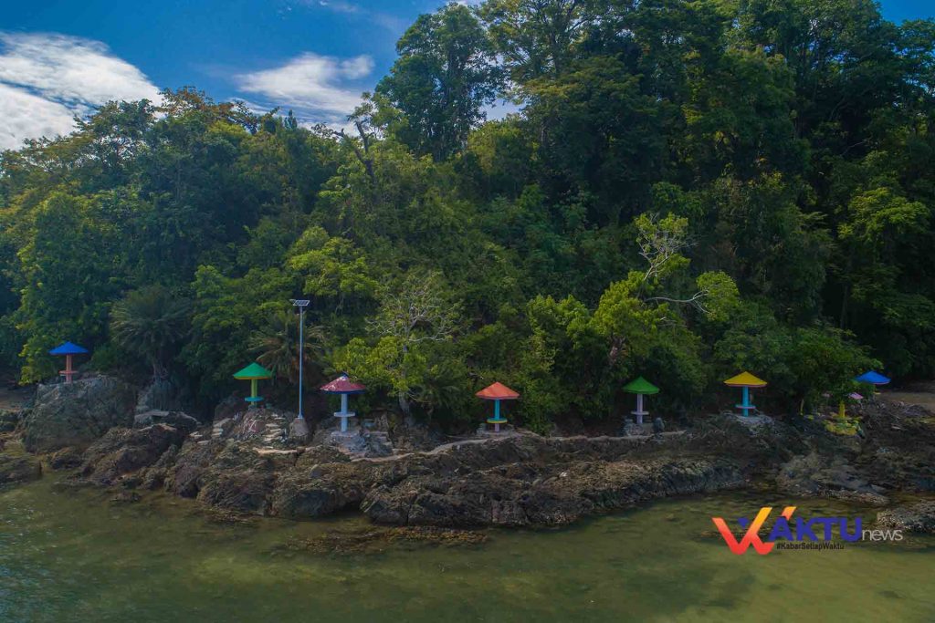 Foto Pantai Wakat