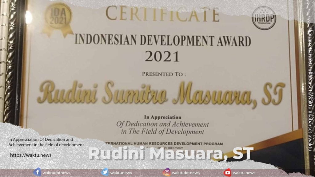 Rudini Masuara Terima Penghargaan
