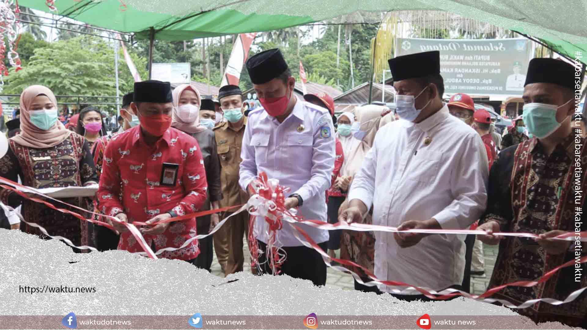 Iskandar Kamaru Resmikan PKM Onggunoi
