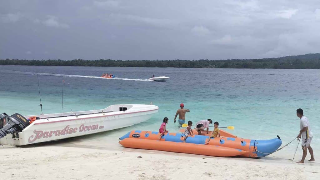 speed boat sara island