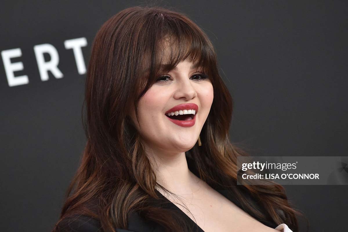 Selena Gomez Menjual Rare Beauty
