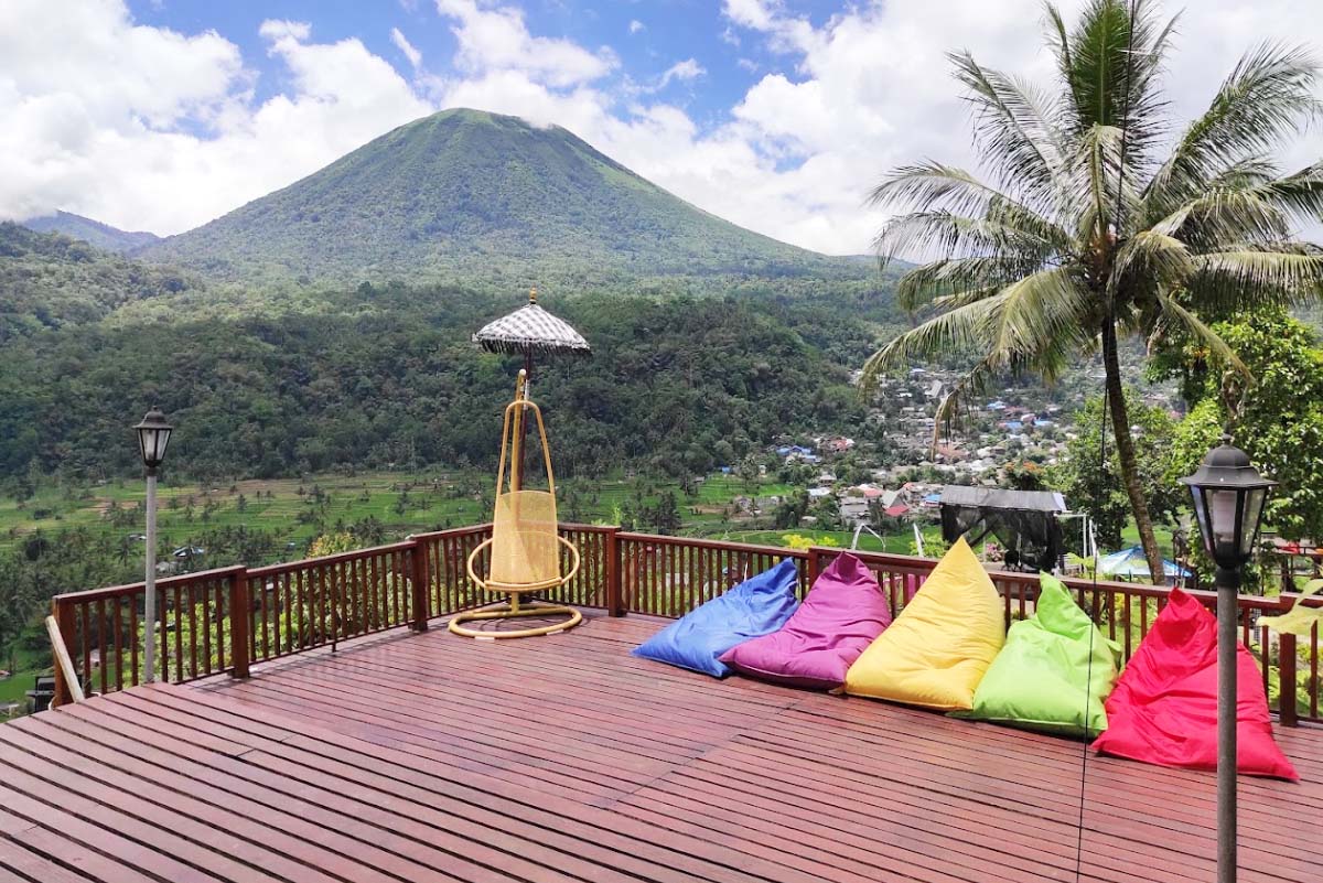 Valentine Hills Tomohon