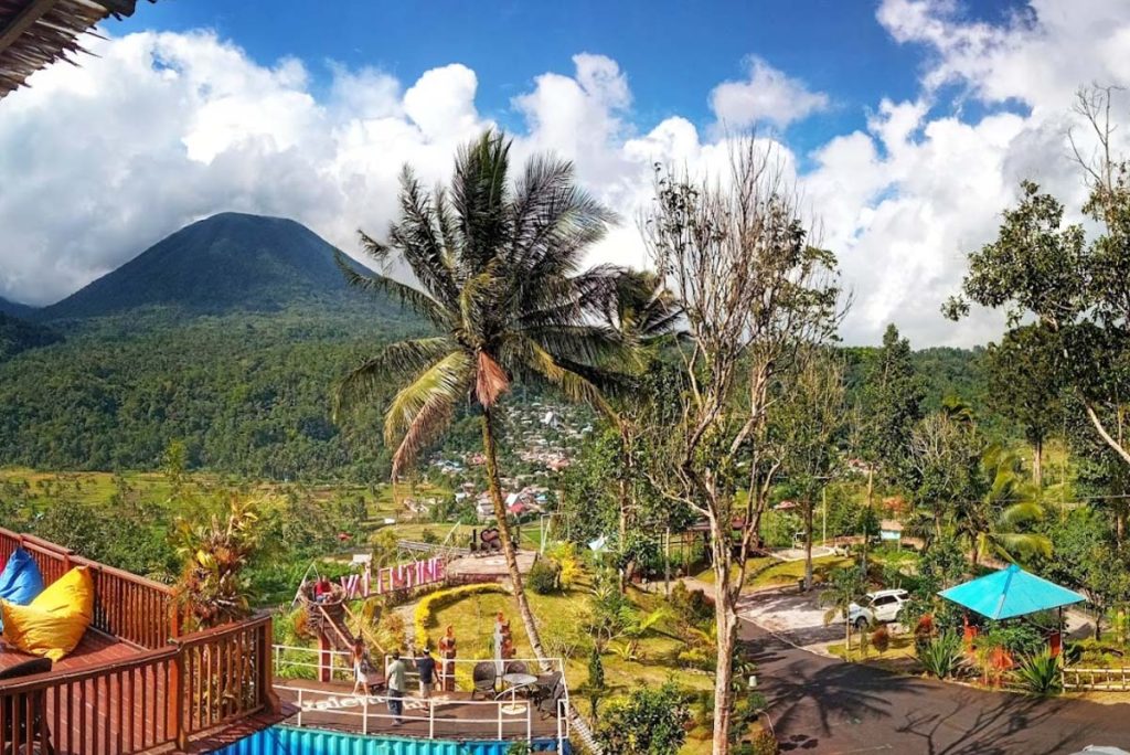 Valentine Hills Tomohon