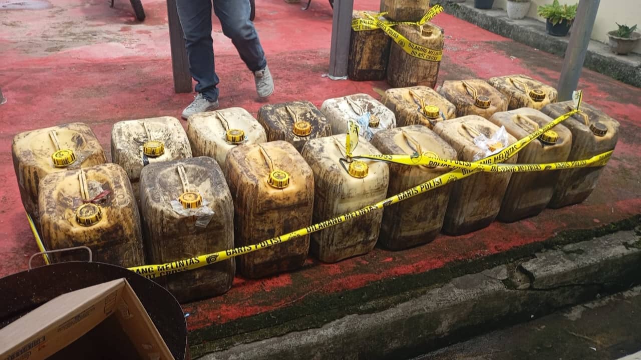 Satreskrim Polres Kotamobagu Ungkap Kasus Penimbunan BBM Ilegal, Pelaku Terancam 6 Tahun Penjara