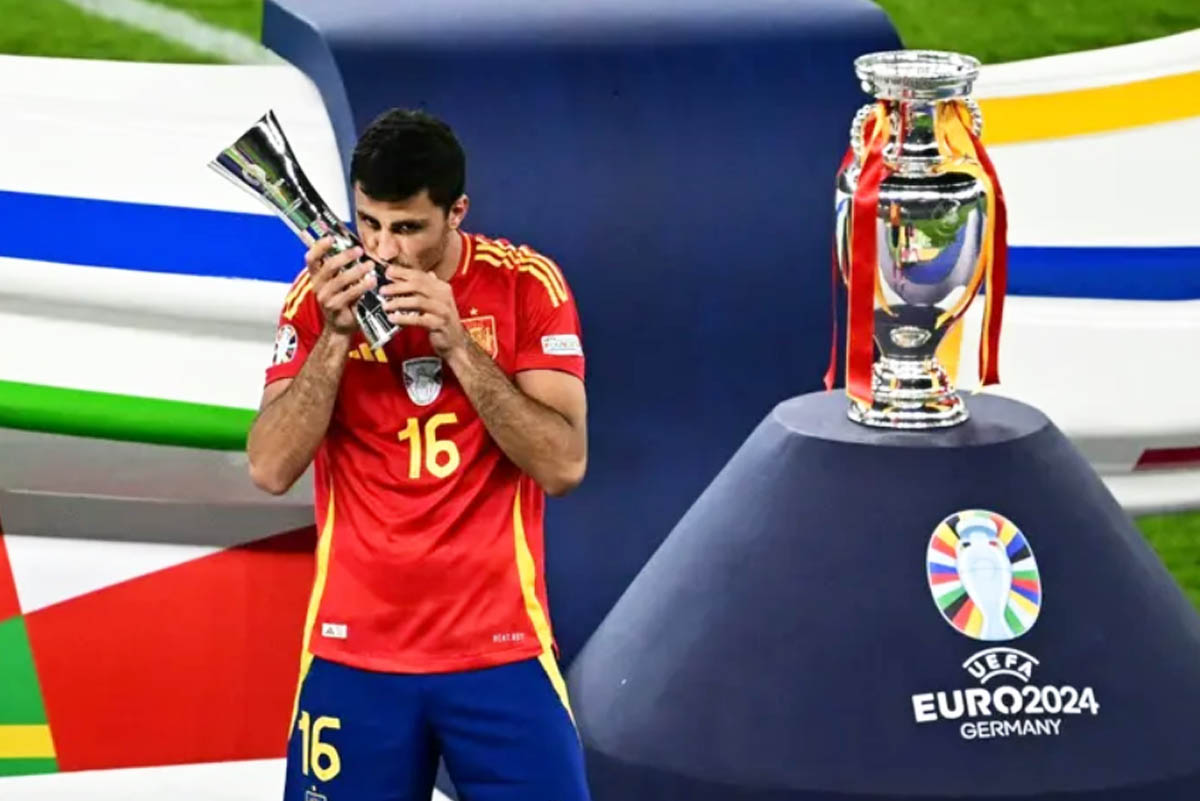 Rodri Pemain Terbaik Euro 2024