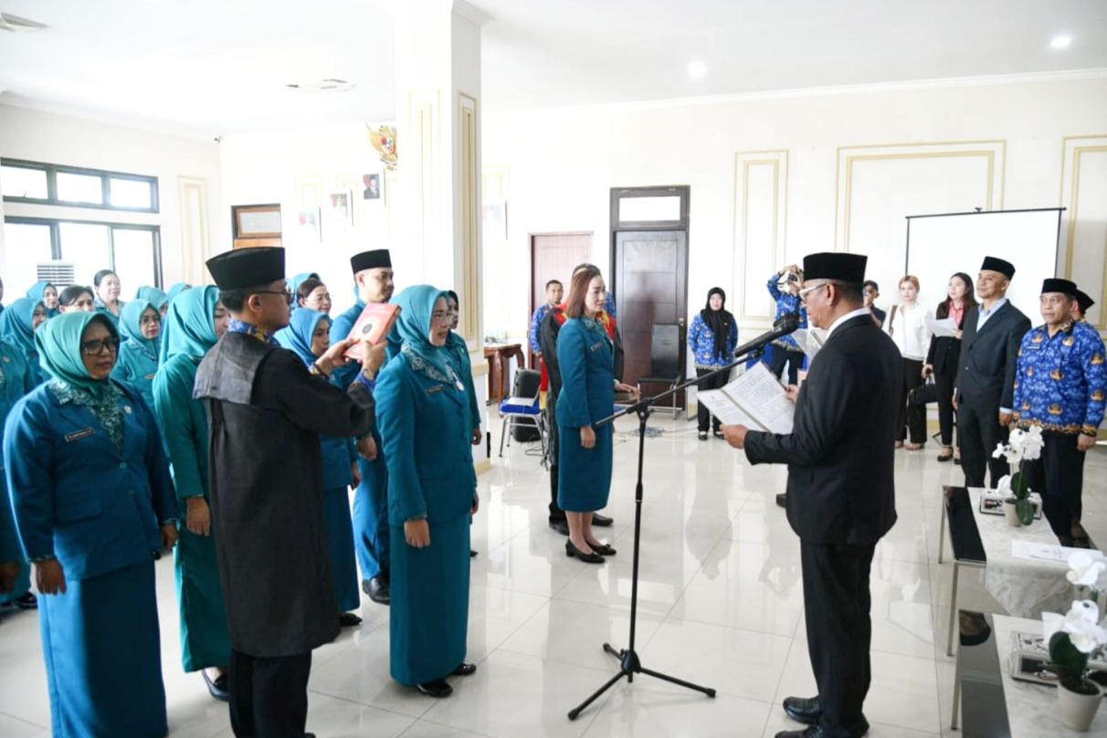Bupati Boltim Oskar Manoppo Kukuhkan Ketua TP-PKK Rosita Pobela, Dorong Program Tepat Sasaran
