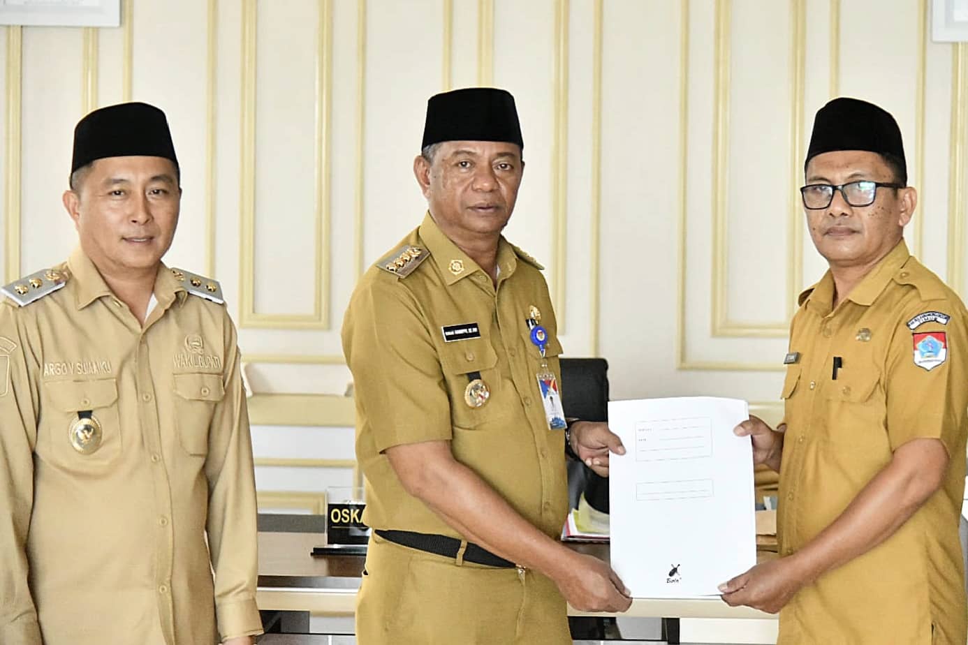 Bupati Boltim Tunjuk Dua Plt, Siapa dan Apa Alasannya