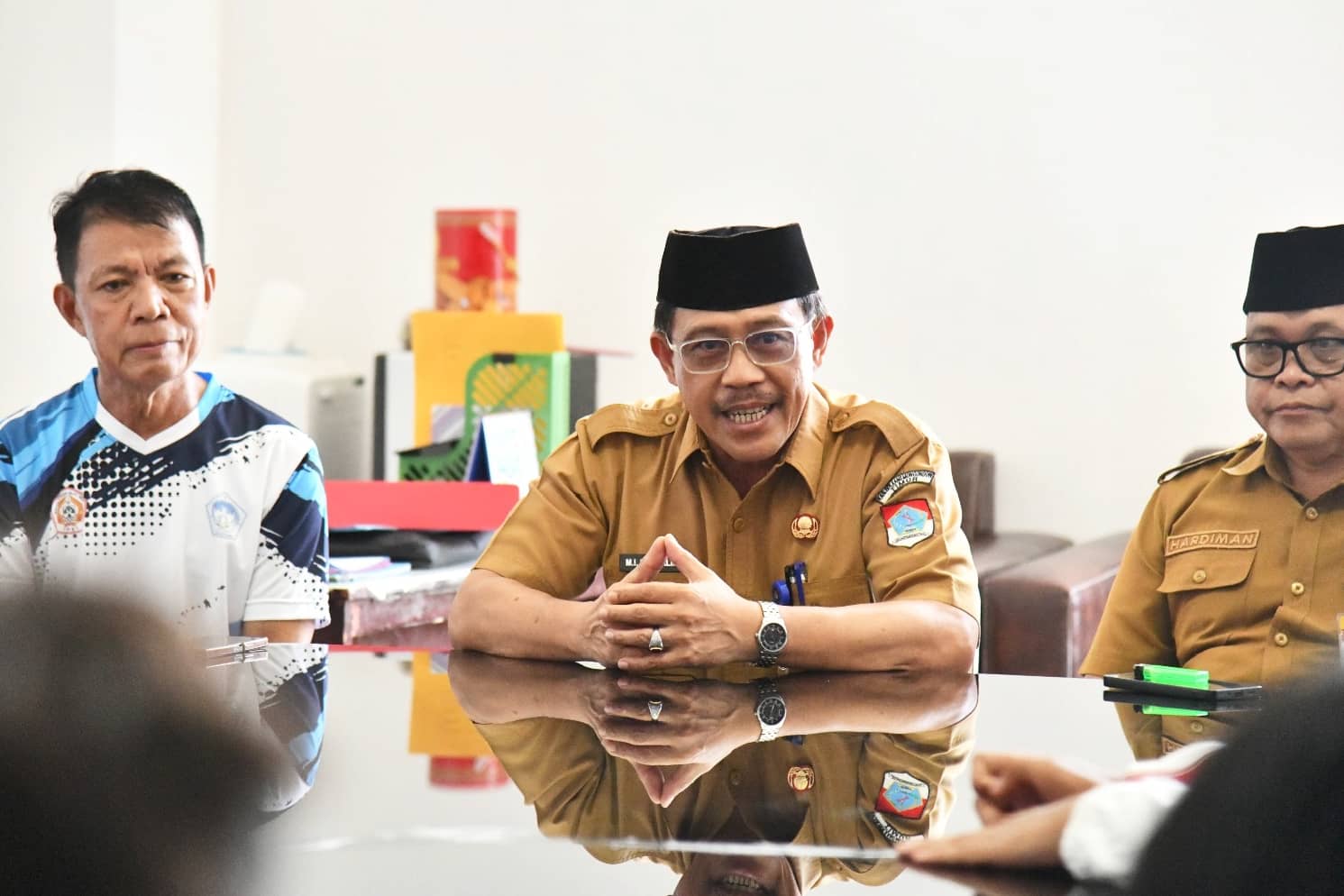 Pemkab Boltim melepas 16 atlet pencak silat untuk mengikuti Open Tournament di Minahasa Selatan