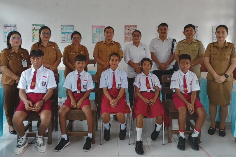 Pendidikan siswa terdampak erupsi Gunung Ruang