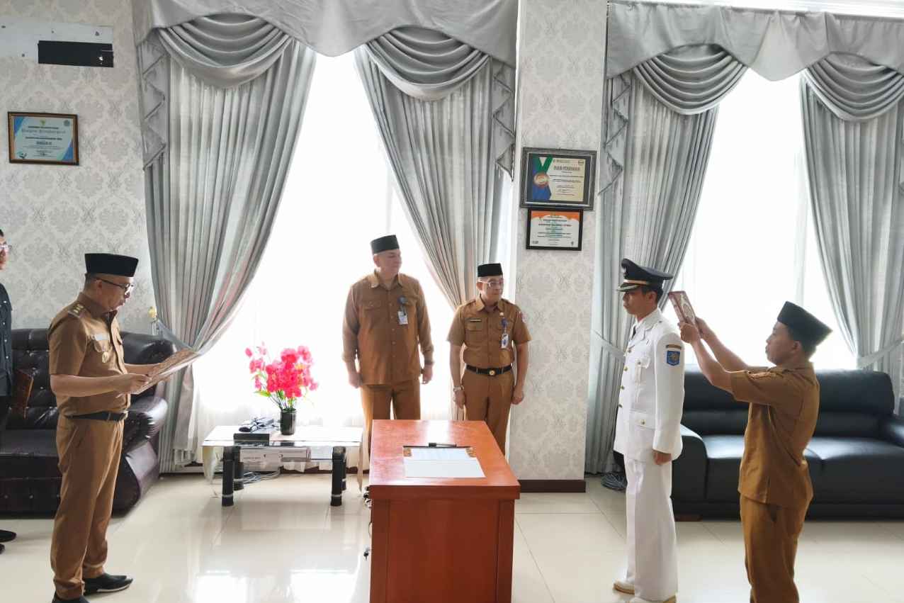 Pelantikan Ikhlas Pasambuna sebagai Pj Sangadi Kotabunan oleh Wakil Bupati Boltim