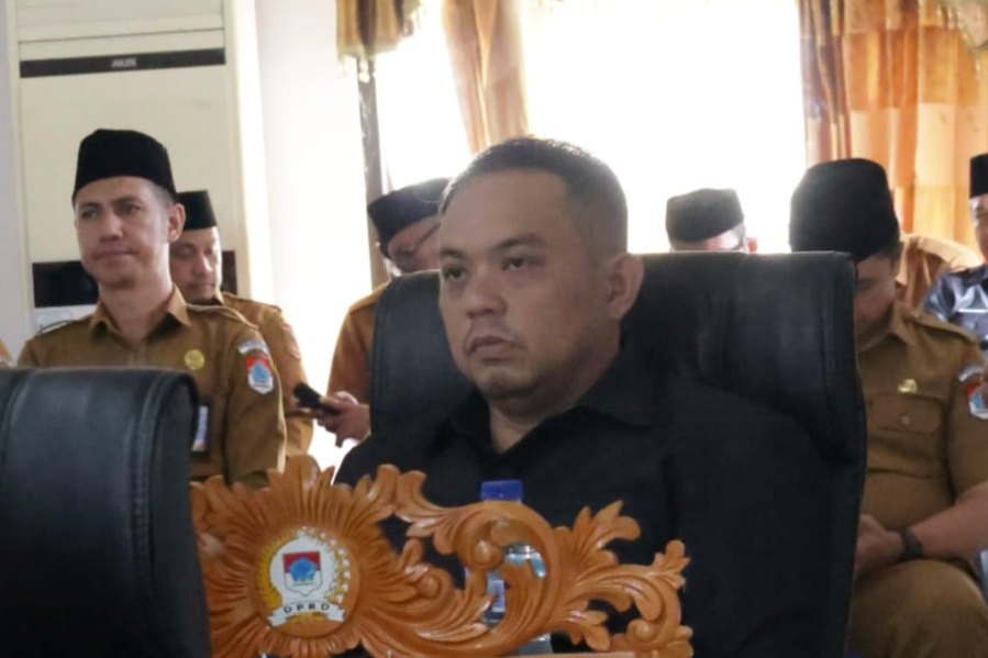 Anggota DPRD Boltim Rahman Saleh saat menyampaikan pendapat