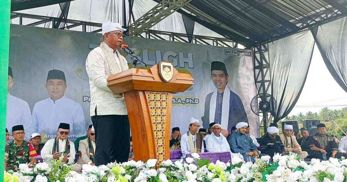 Bupati Boltim Ajak Perkuat Persaudaraan Lewat Tabligh Akbar bersama Ustaz Abdul Somad atau UAS