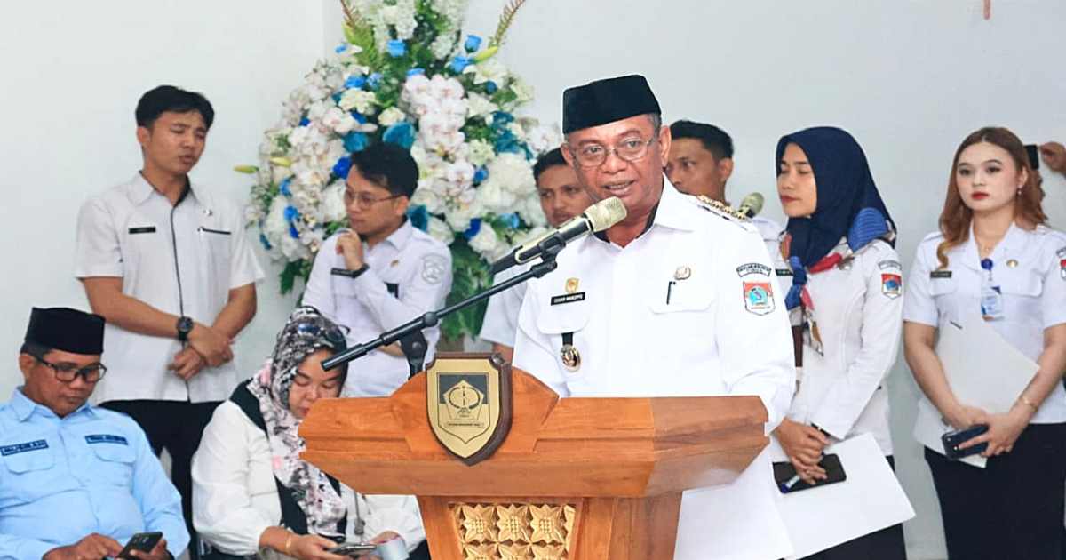 Bupati Boltim Oskar Manoppo menyampaikan sambutan saat pelantikan 29 pejabat.
