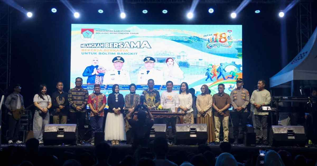 Bupati Oskar Manoppo dan Wakil Bupati Argo Vinsensius Sumaiku menghadiri malam puncak HUT ke-18 Boltim