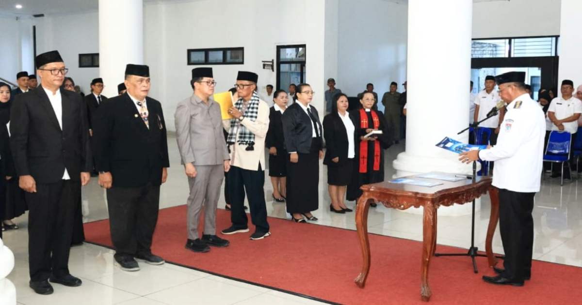 Bupati Boltim Oskar Manoppo melantik 29 pejabat termasuk Plt