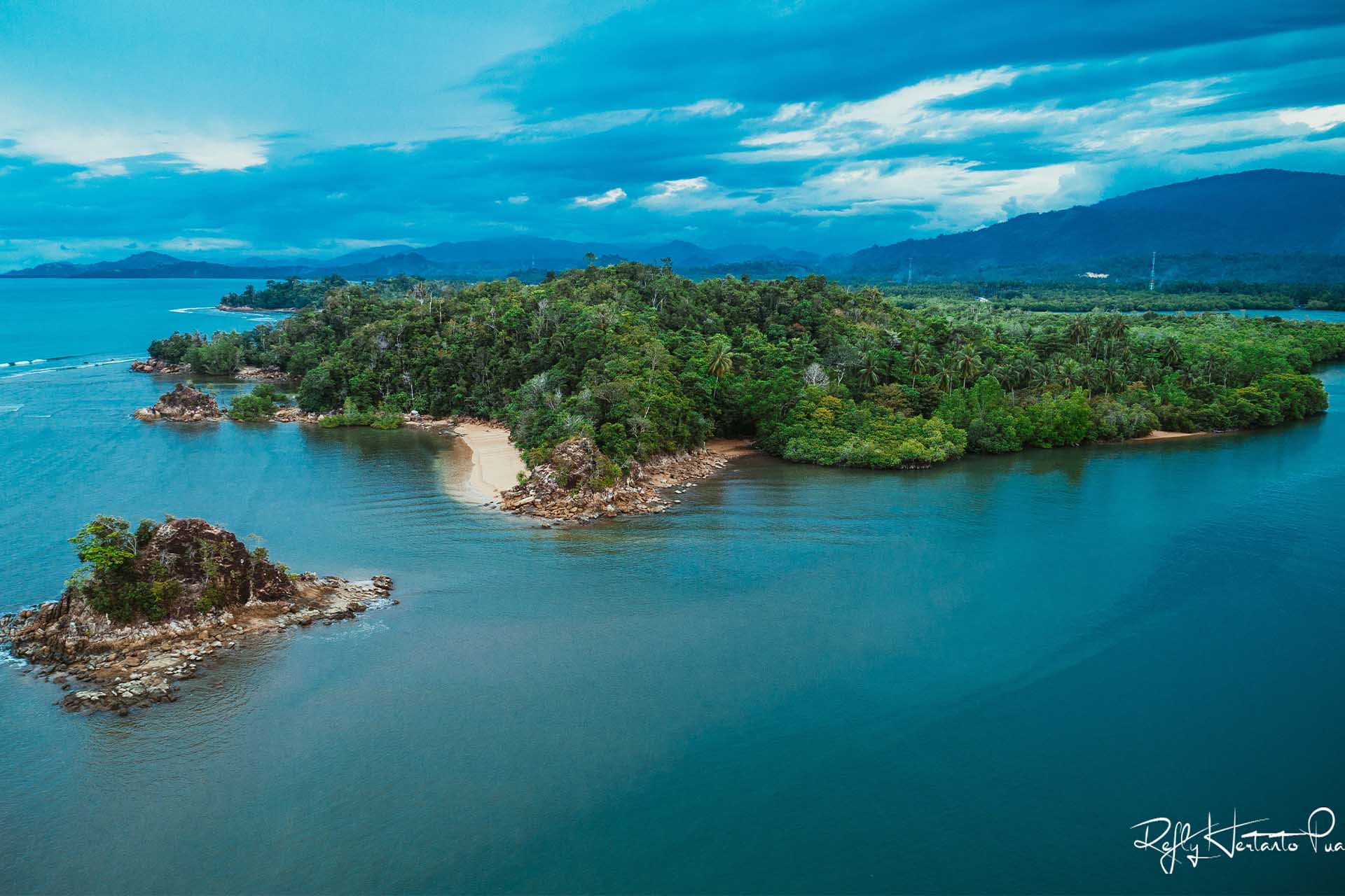 Pulau Damar Boroko From The Sky • Waktunews