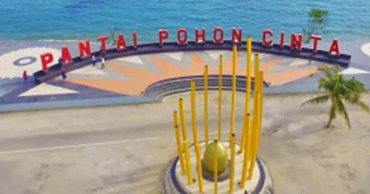 Pantai Pohon Cinta Gorontalo