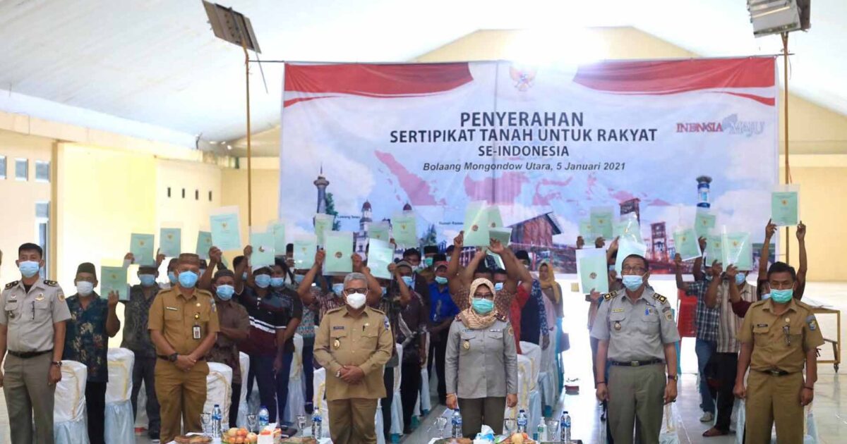 Penyerahan Sertifikat PTSL Tahun 2020