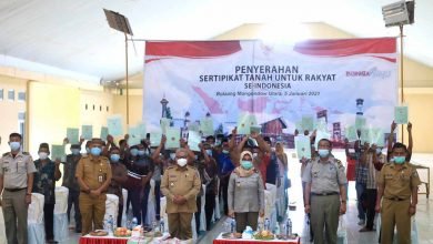 Penyerahan Sertifikat PTSL Tahun 2020