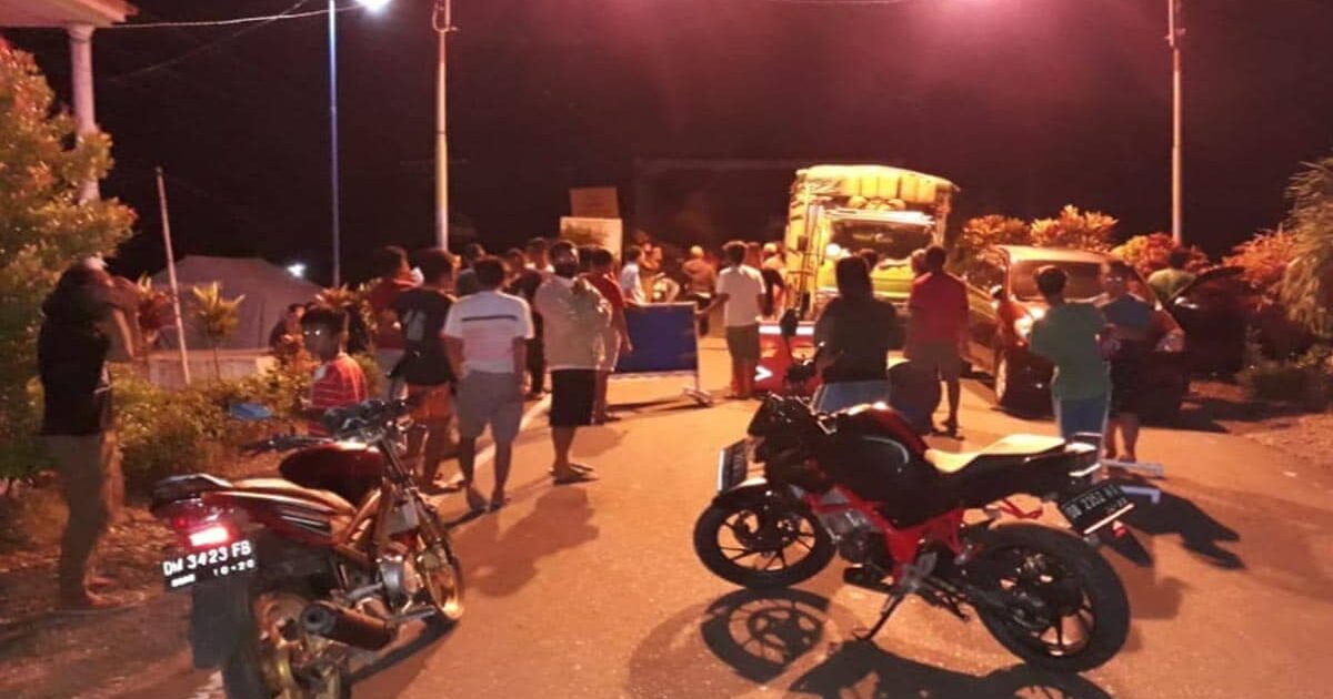 Warga Blokir Perbatasan Pinogaluman