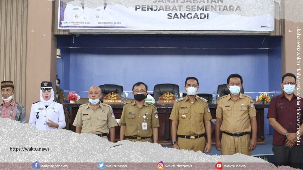 Sachrul Mamonto Lantik Kepala Desa