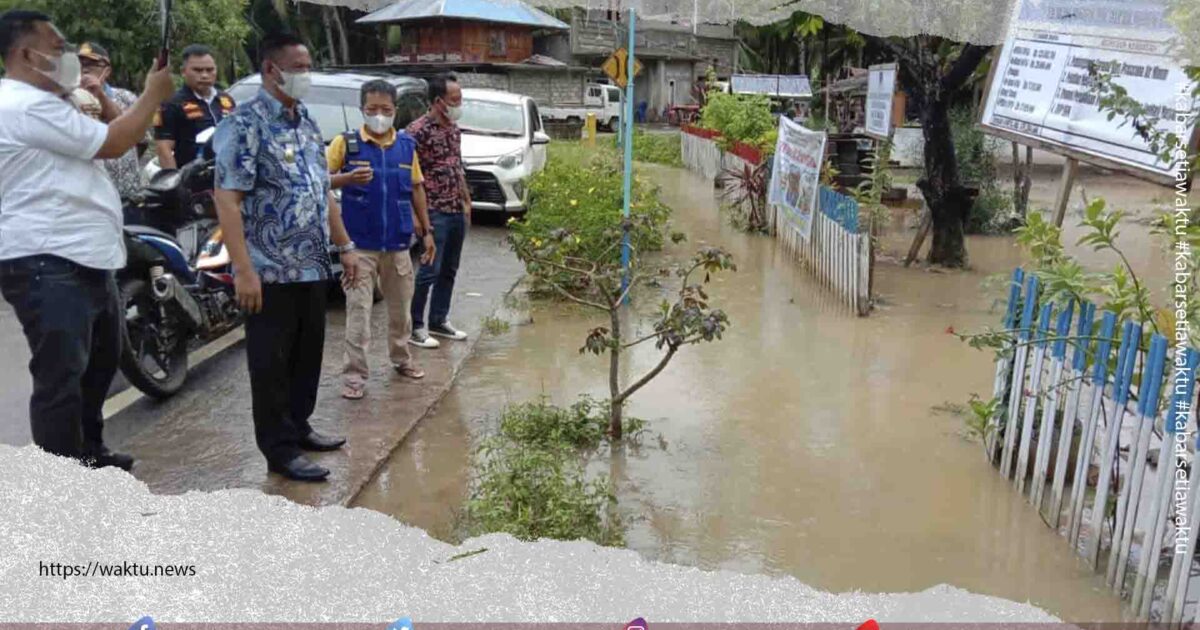 Oskar Manoppo Serahkan Sejumlah Bantuan