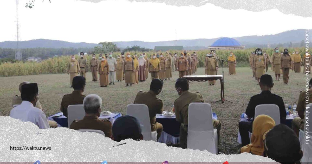 Bupati Boltim Lantik Puluhan Guru