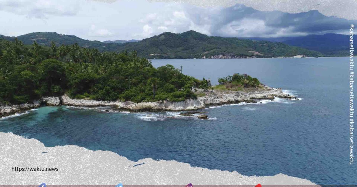 Pengunjung Wisata Tanjung Silar