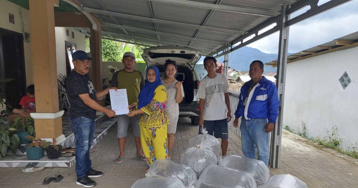 Dinas Perikanan Boltim Salurkan Ribuan Benih Ikan Nila