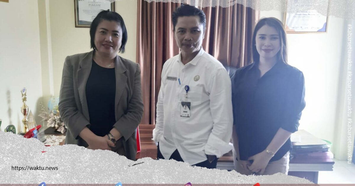 Wanita Cantik Datangi Dikbud Boltim