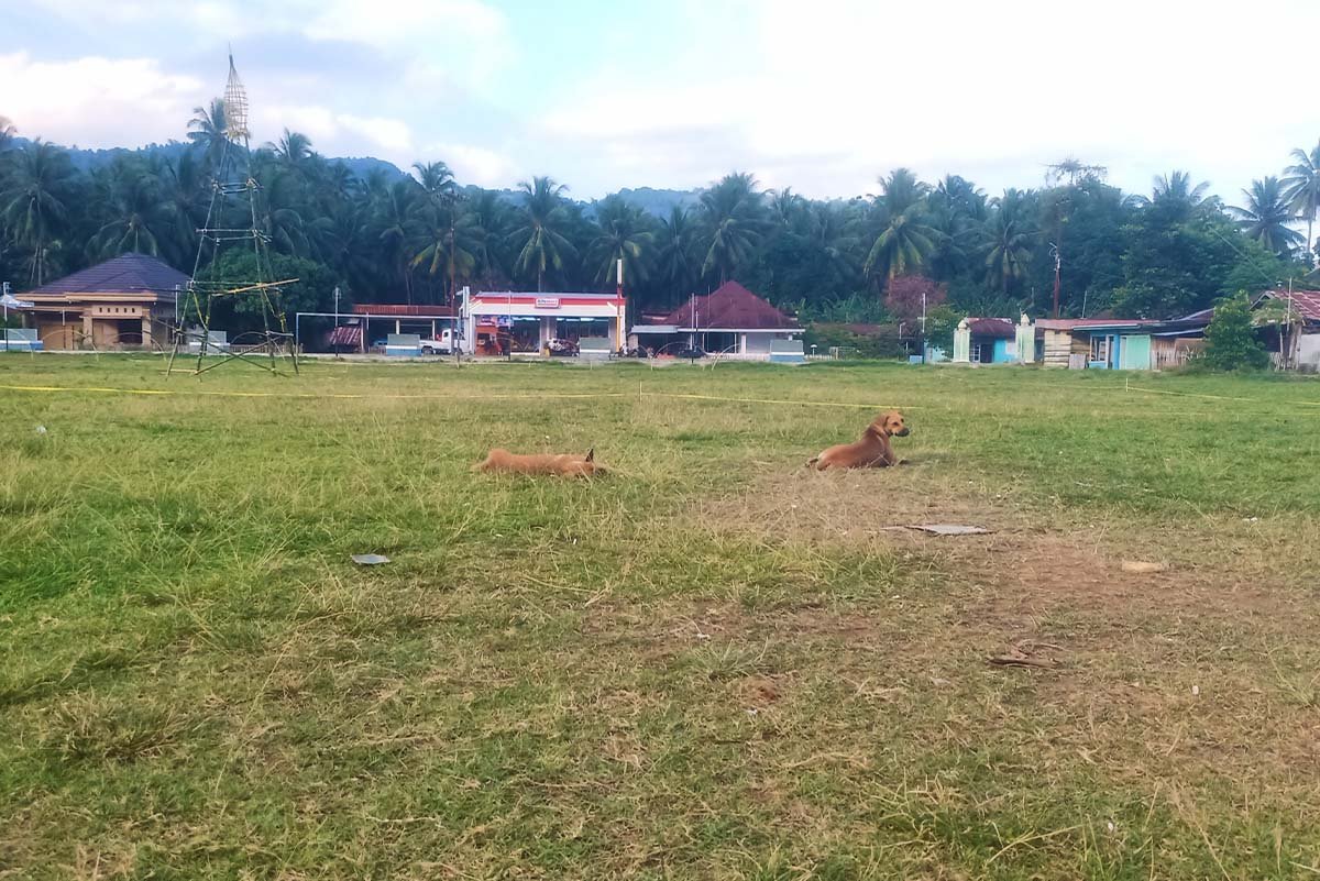 Sholat Idul Fitri di Lapangan Nuangan