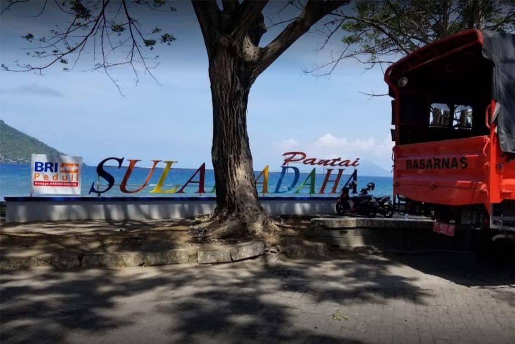 Pantai Sulamadaha