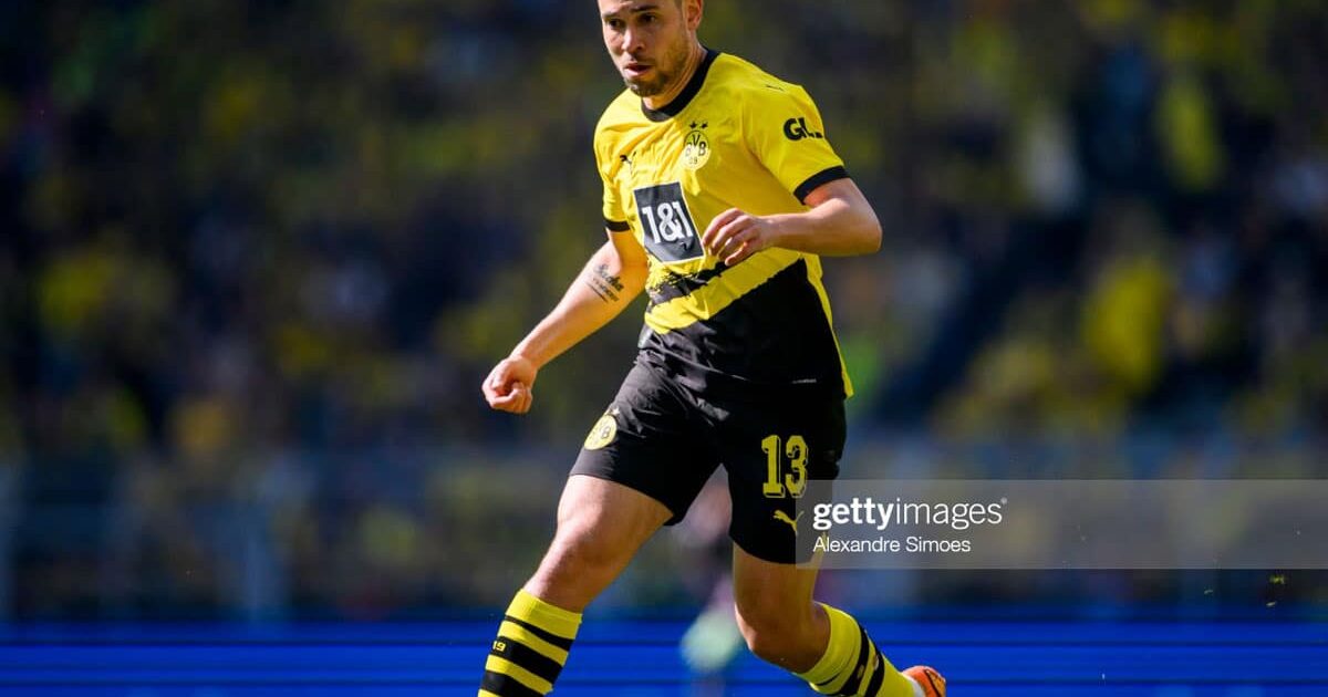 Barcelona Bersaing Merekrut Raphael Guerreiro