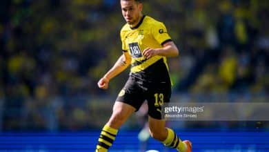 Barcelona Bersaing Merekrut Raphael Guerreiro