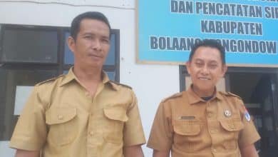 Cara Kepala Desa Buyandi Melayani Warga