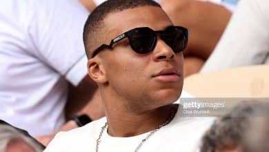 Barcelona Sambangi Kylian Mbappe