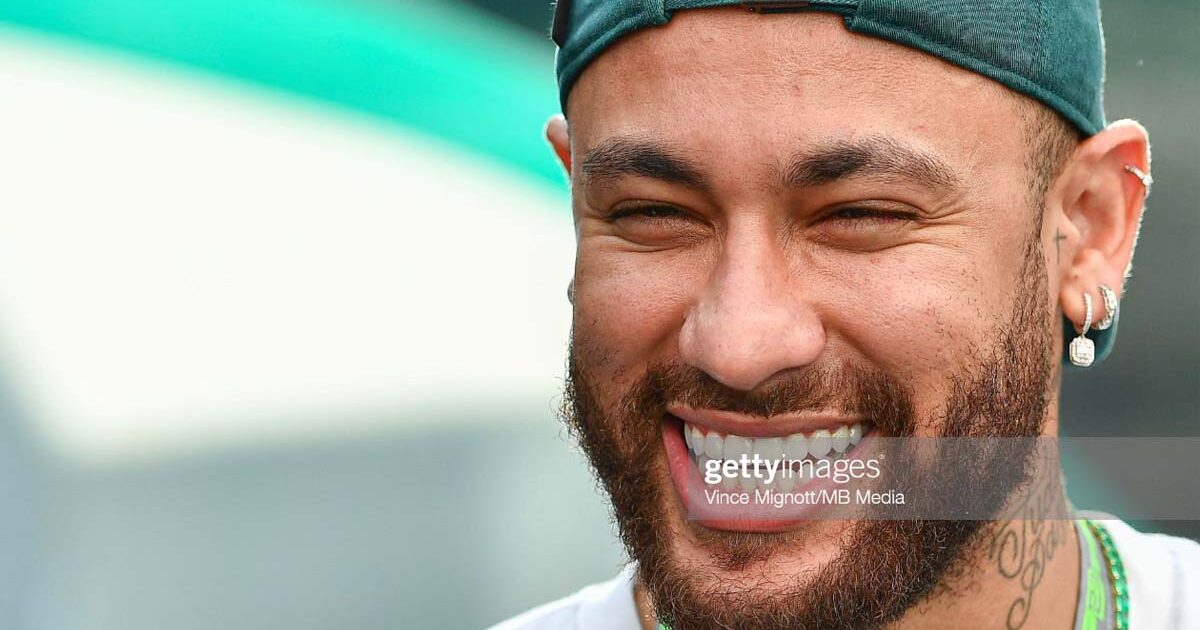 Neymar Penuh Kontroversi