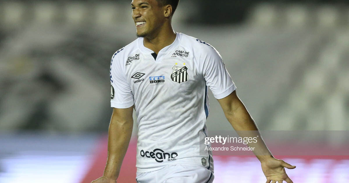 Manchester United Siap demi Marcos Leonardo