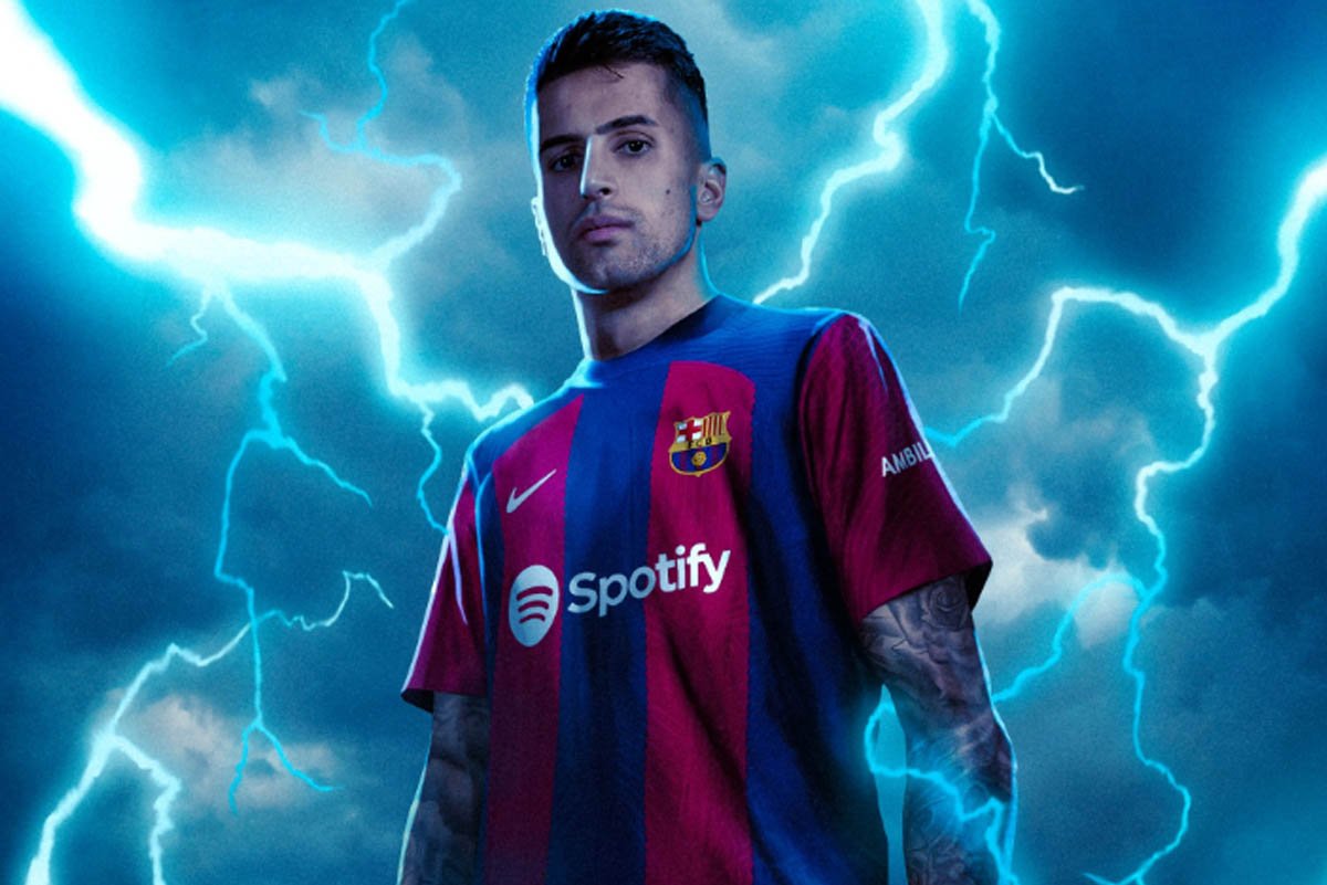 Joao Cancelo Gabung Barcelona