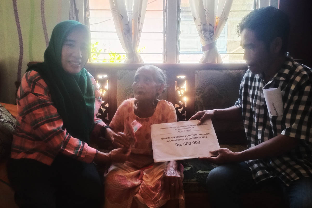 Pemerintah Desa Nuangan Salurkan BLT DD