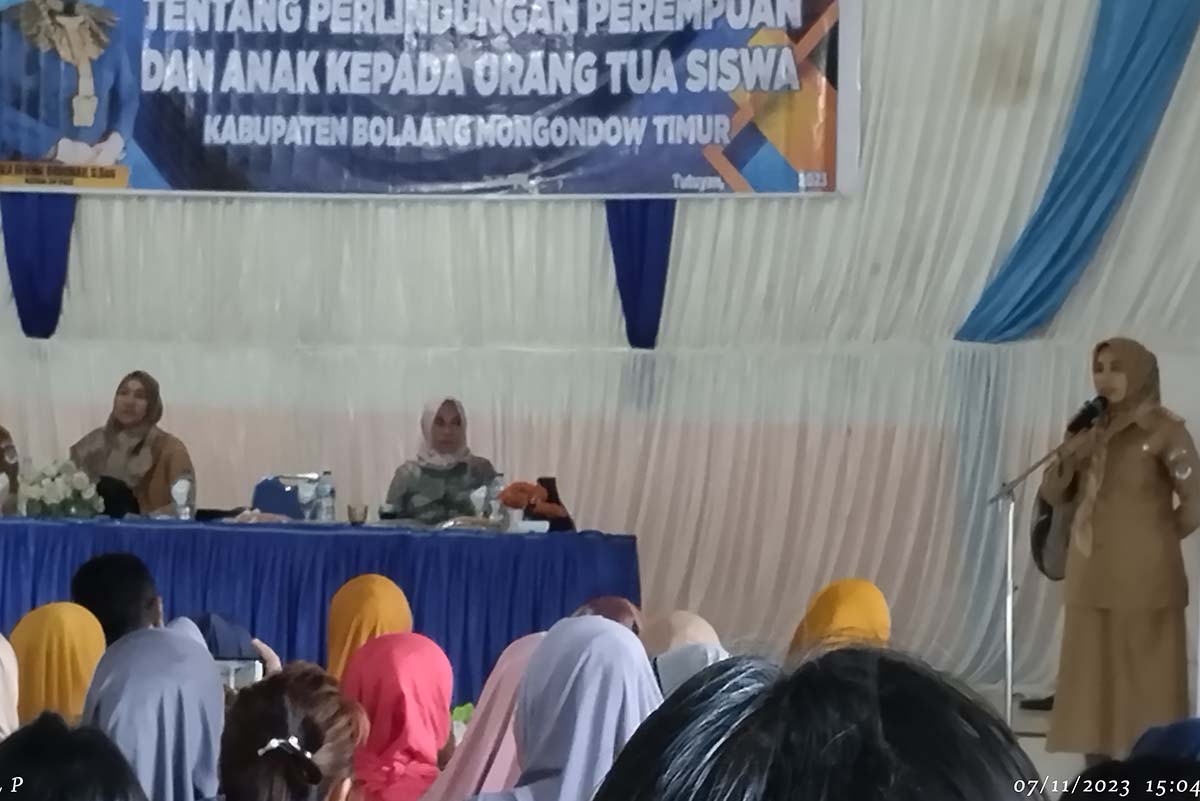 Camat Tutuyan Kampanye Istri Bupati Boltim